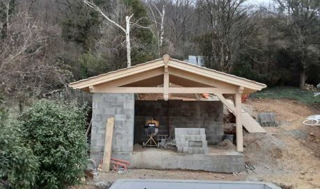 Réalisation d’un abri de jardin en bois par un charpentier à Chaponost et sa région. HL CONCEPT